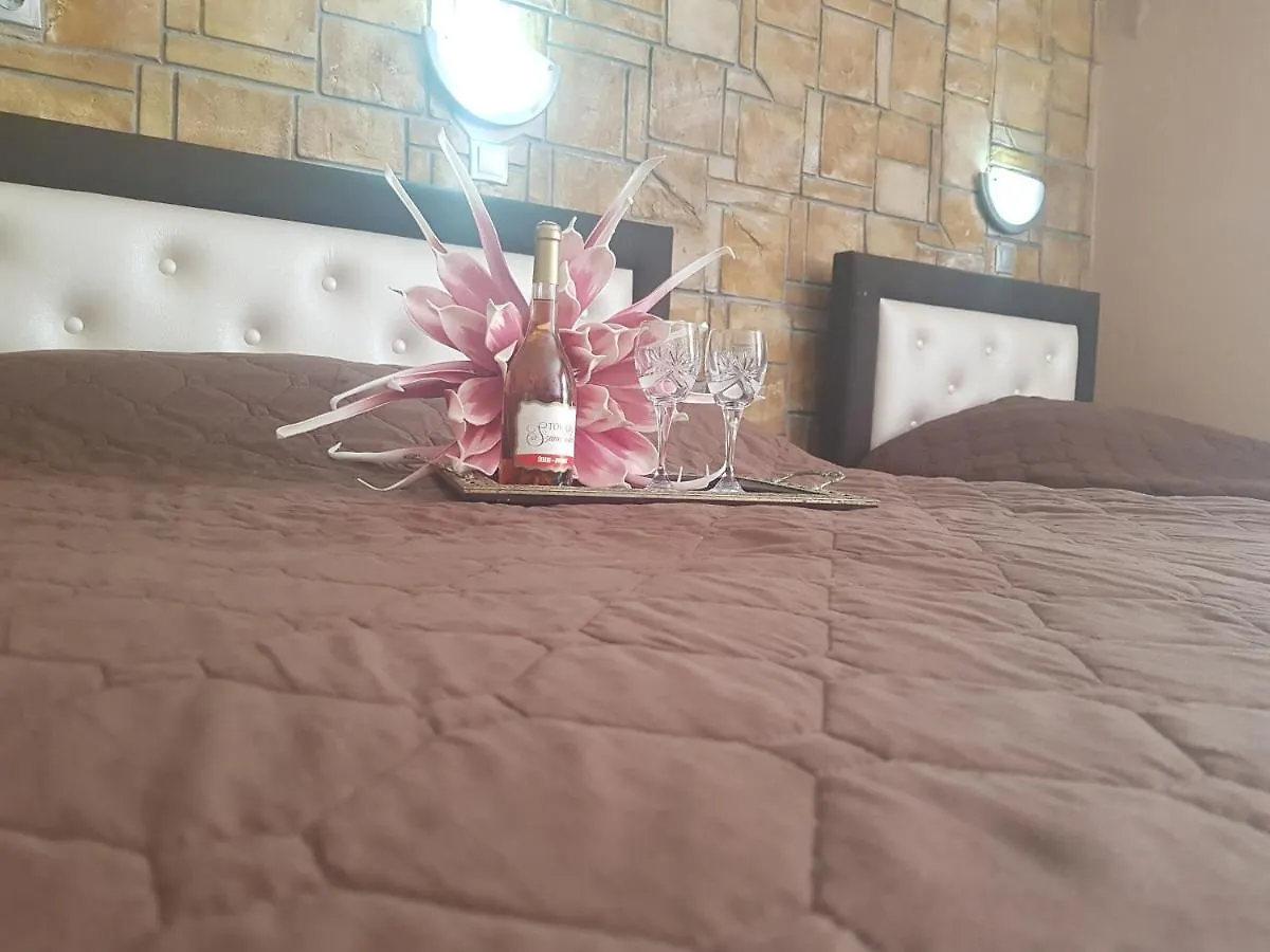 Konukevi Villa Pirofani Sarti